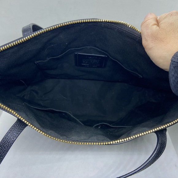 Coach Carryall in black - Picture 12 of 16